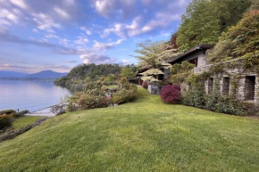 Classic, elegant private villa opposite lake